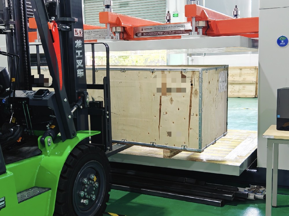 ASTM D6055-1996（2019）《单元化载荷及大型装运箱和板条箱机械搬运标准测试方法》